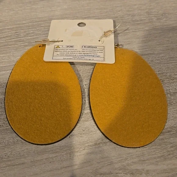 Black and Yellow Pineapple Earrings - Picture 4 of 6